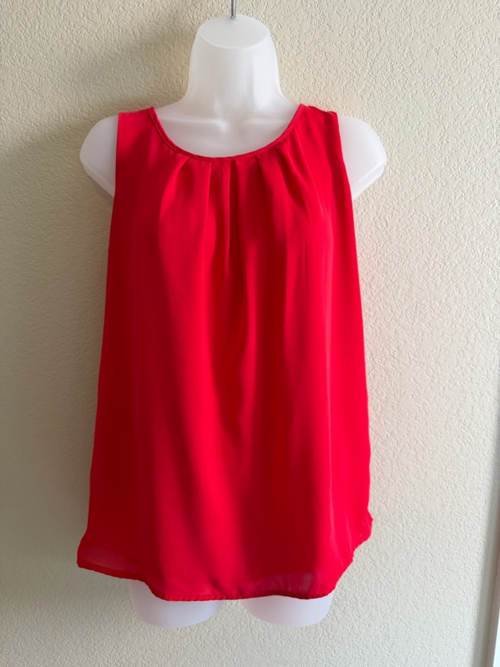 Apt. 9 Bright Red Sleeveless Pleated Neck Blouse